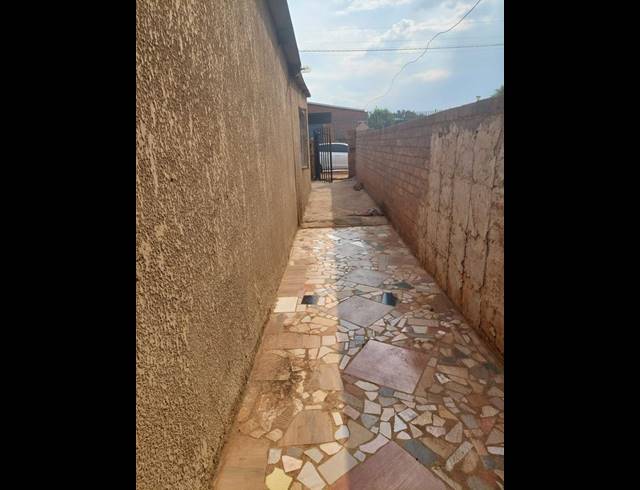 2 BEDROOM HOUSE FOR SALE IN KATLEHONG SOUTH